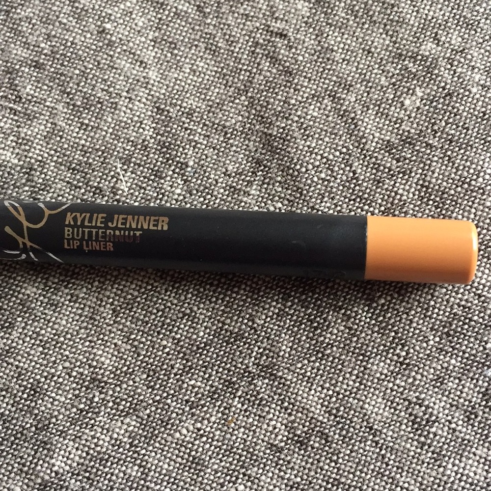 Kylie Cosmetics Butternut Lip Liner